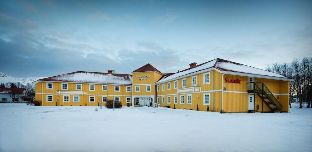 Scandic Leknes Lofoten Hotel Buitenkant foto